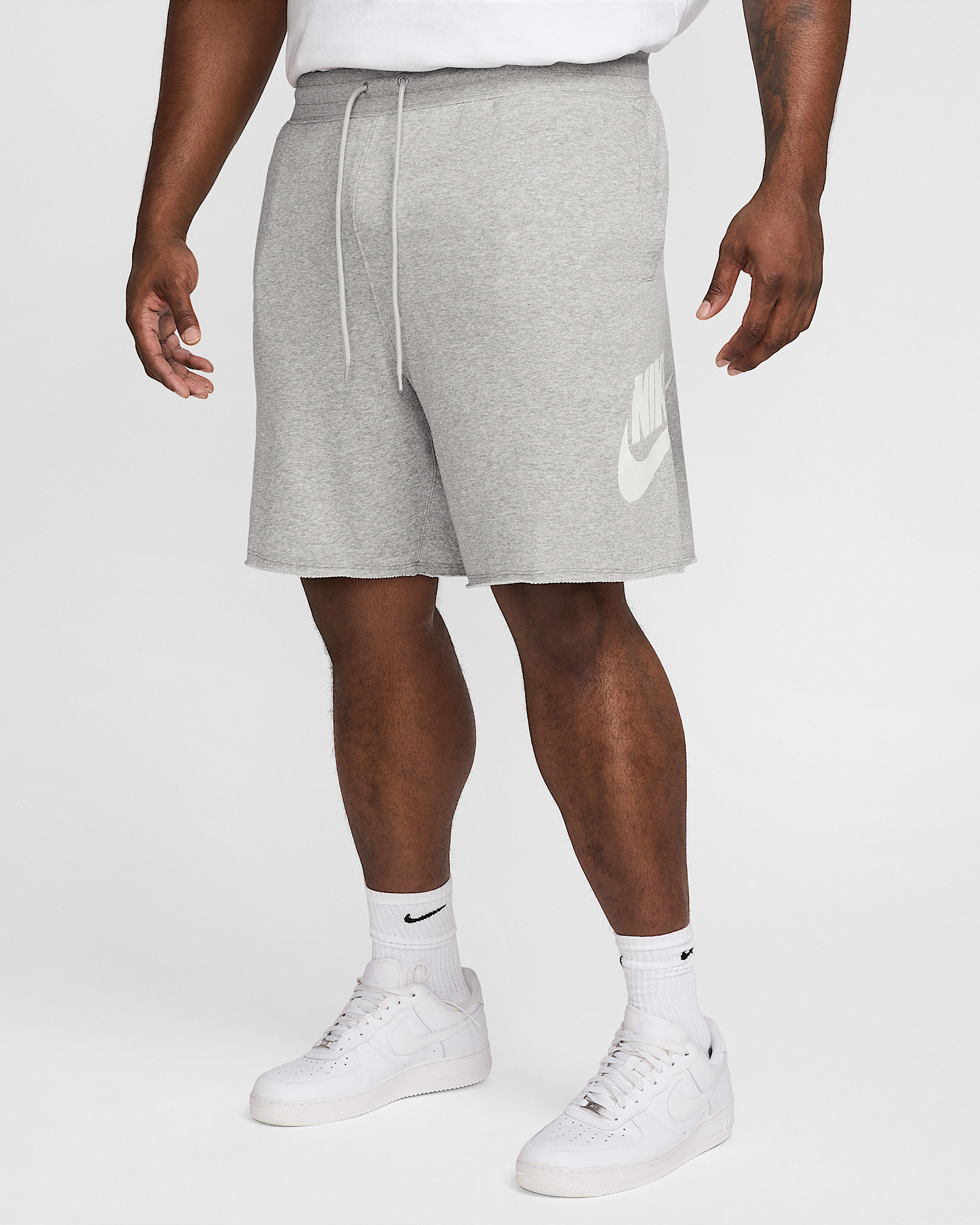 Nike Club Men's French Terry Alumni Shorts - 7