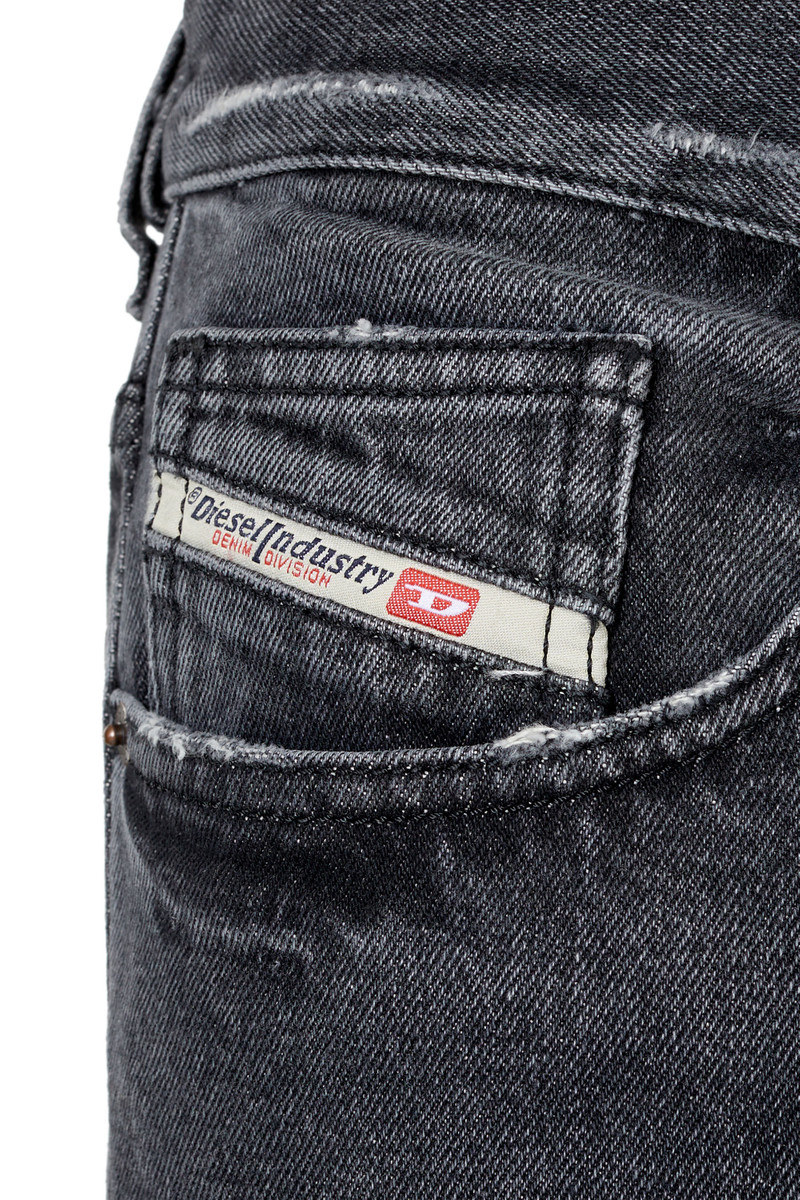 2010 007J5 STRAIGHT JEANS 6