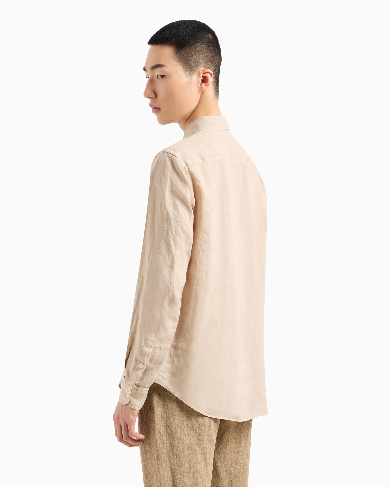 Garment-dyed linen shirt with French collar - 3