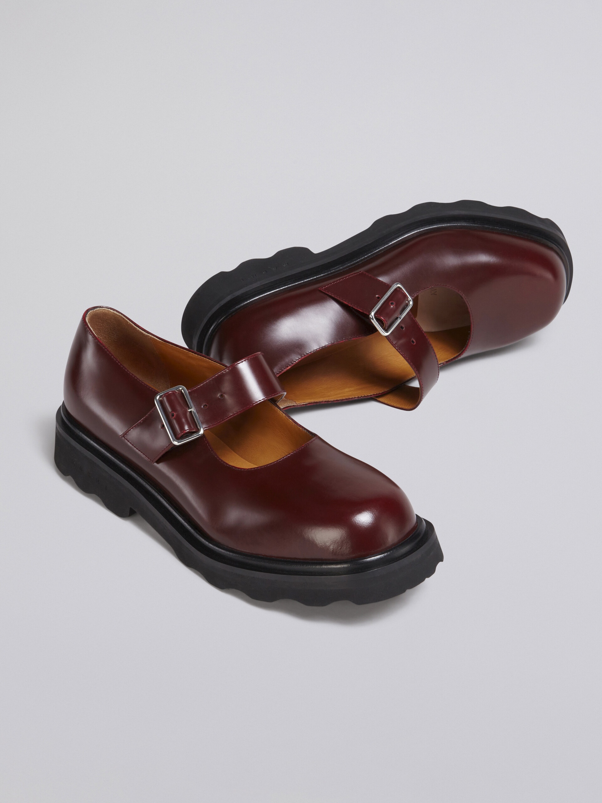 MARY JANE SHOE IN SHINY SMOOTH CALFSKIN - 5