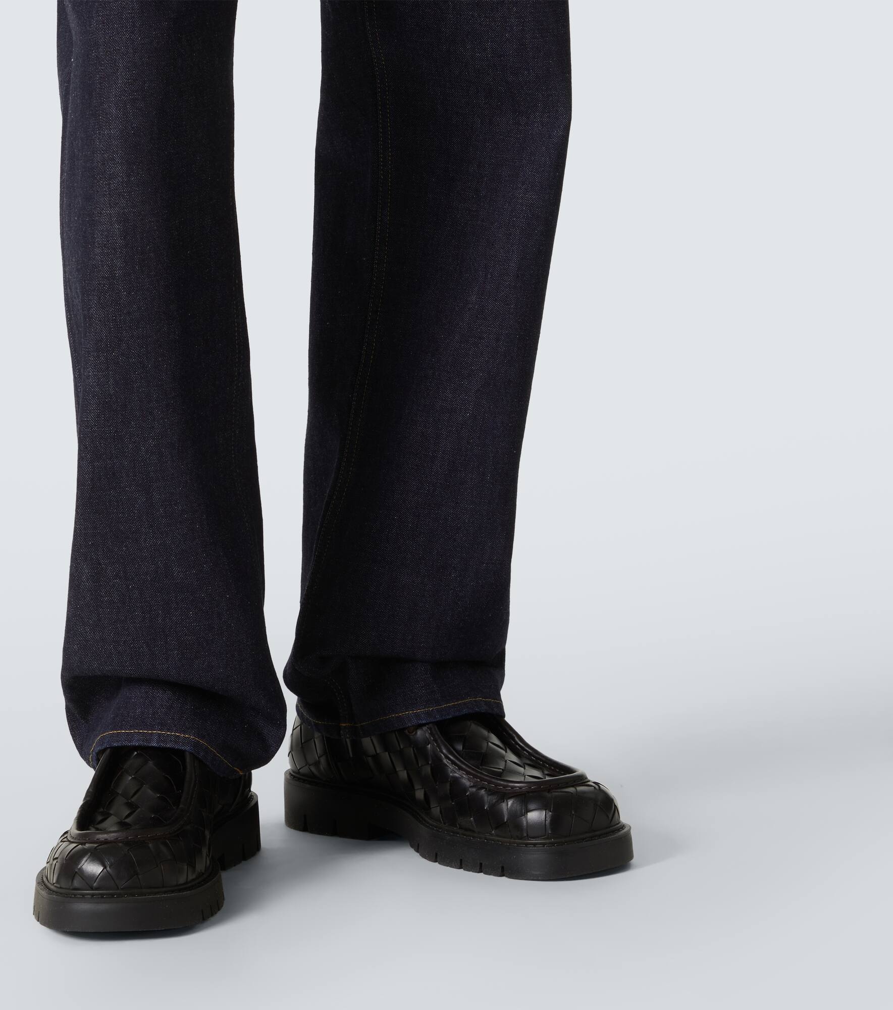 Low-rise wide-leg jeans - 6