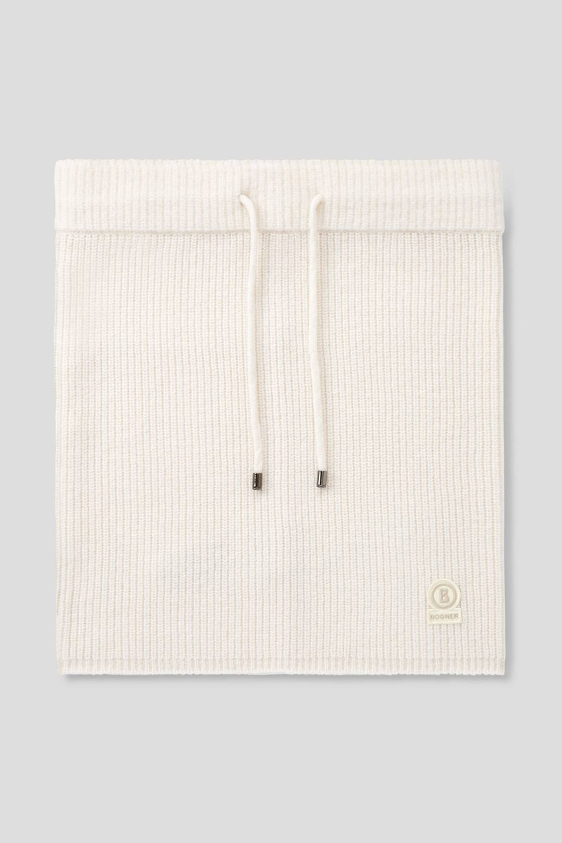 LYRA NEW WOOL LOOP SCARF IN OFF-WHITE 1