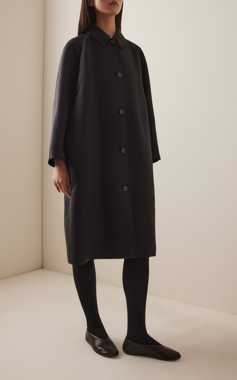 The Row Ema Silk Coat black outlook