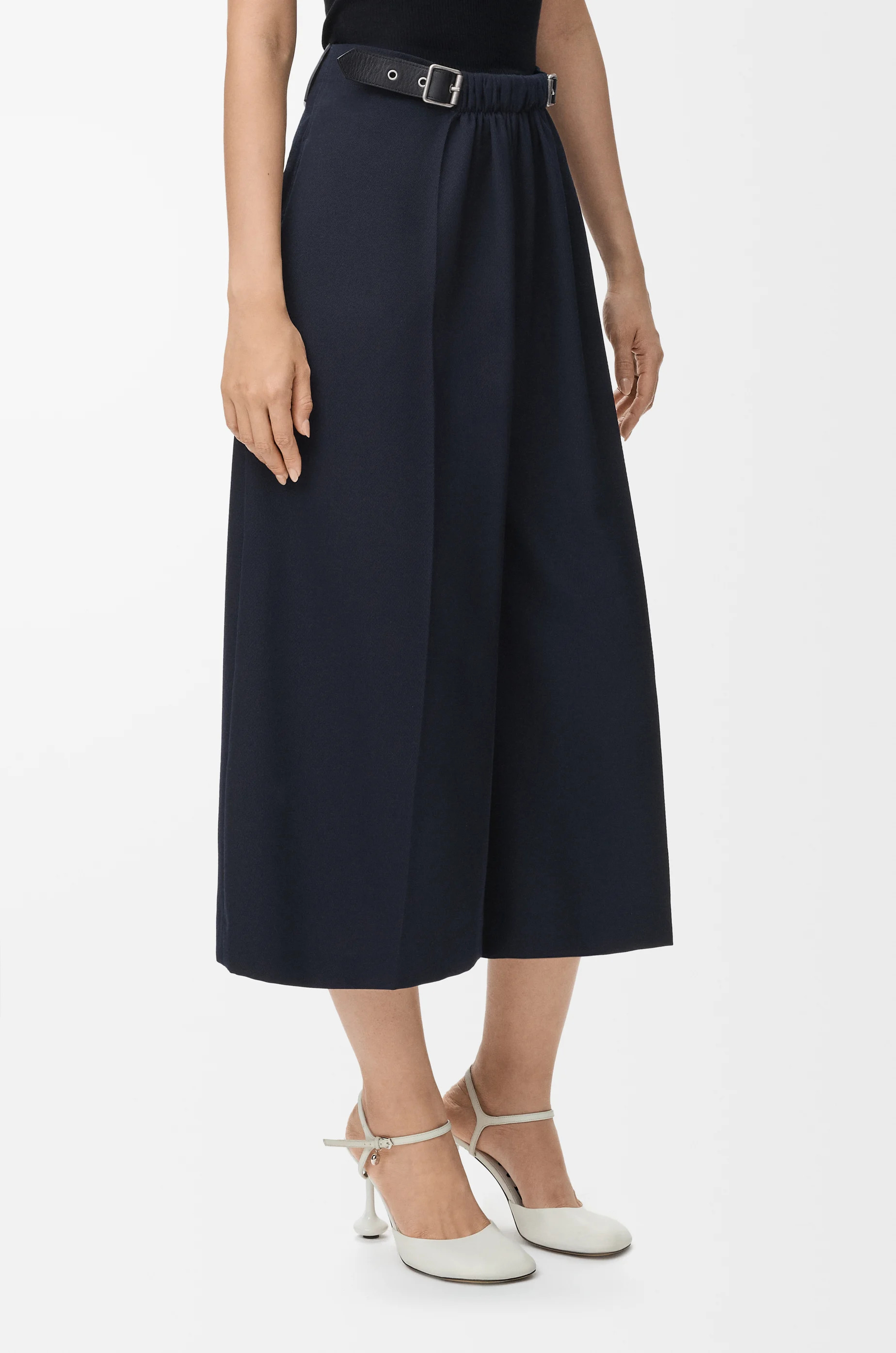 Cropped belted trousers in wool - 3