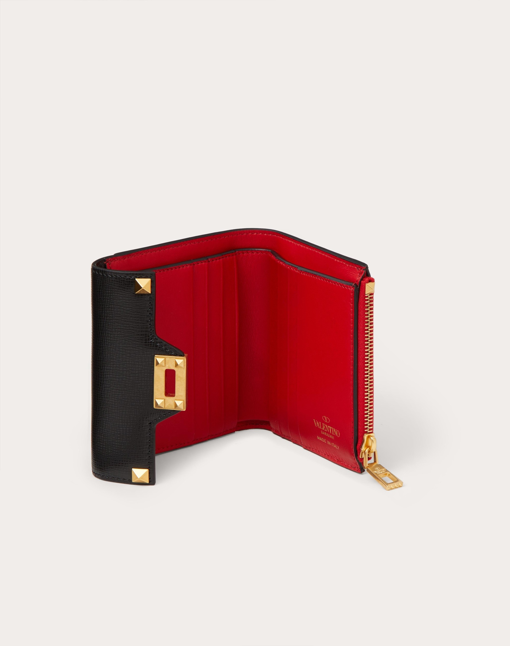COMPACT ROCKSTUD WALLET IN GRAINY CALFSKIN - 5