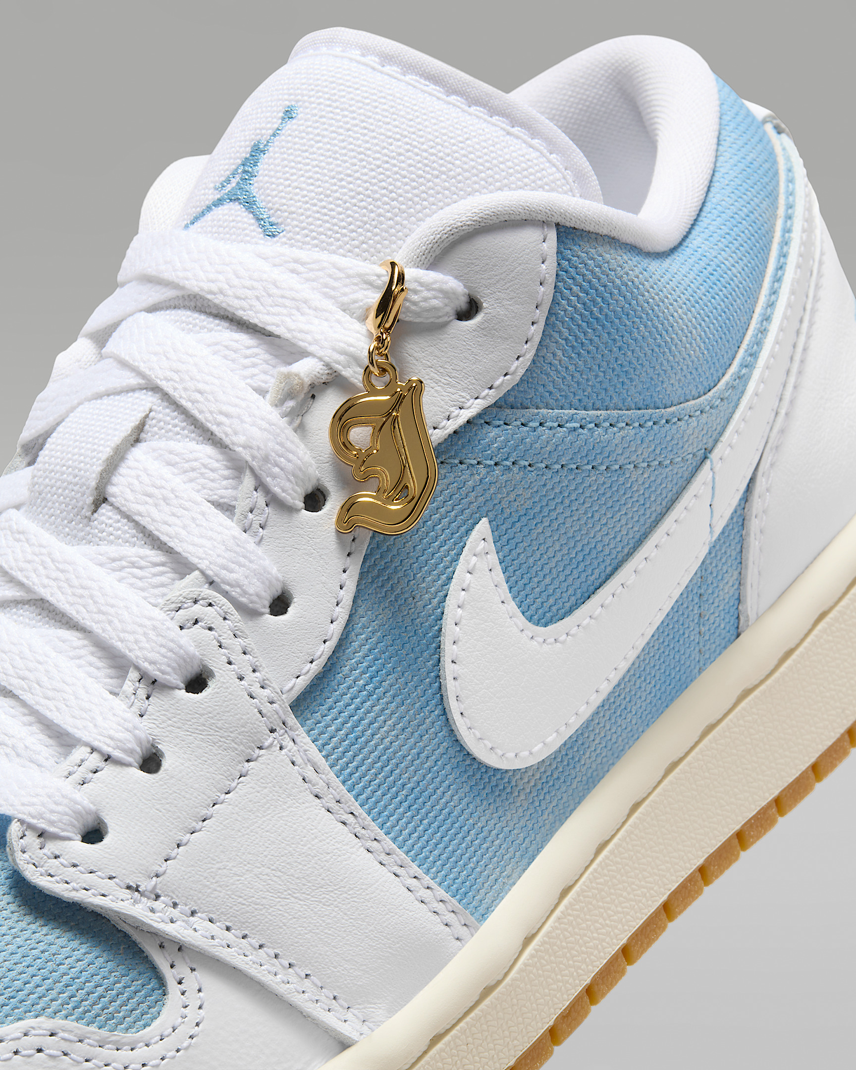 Air Jordan 1 Low SE Women's Shoes - 9