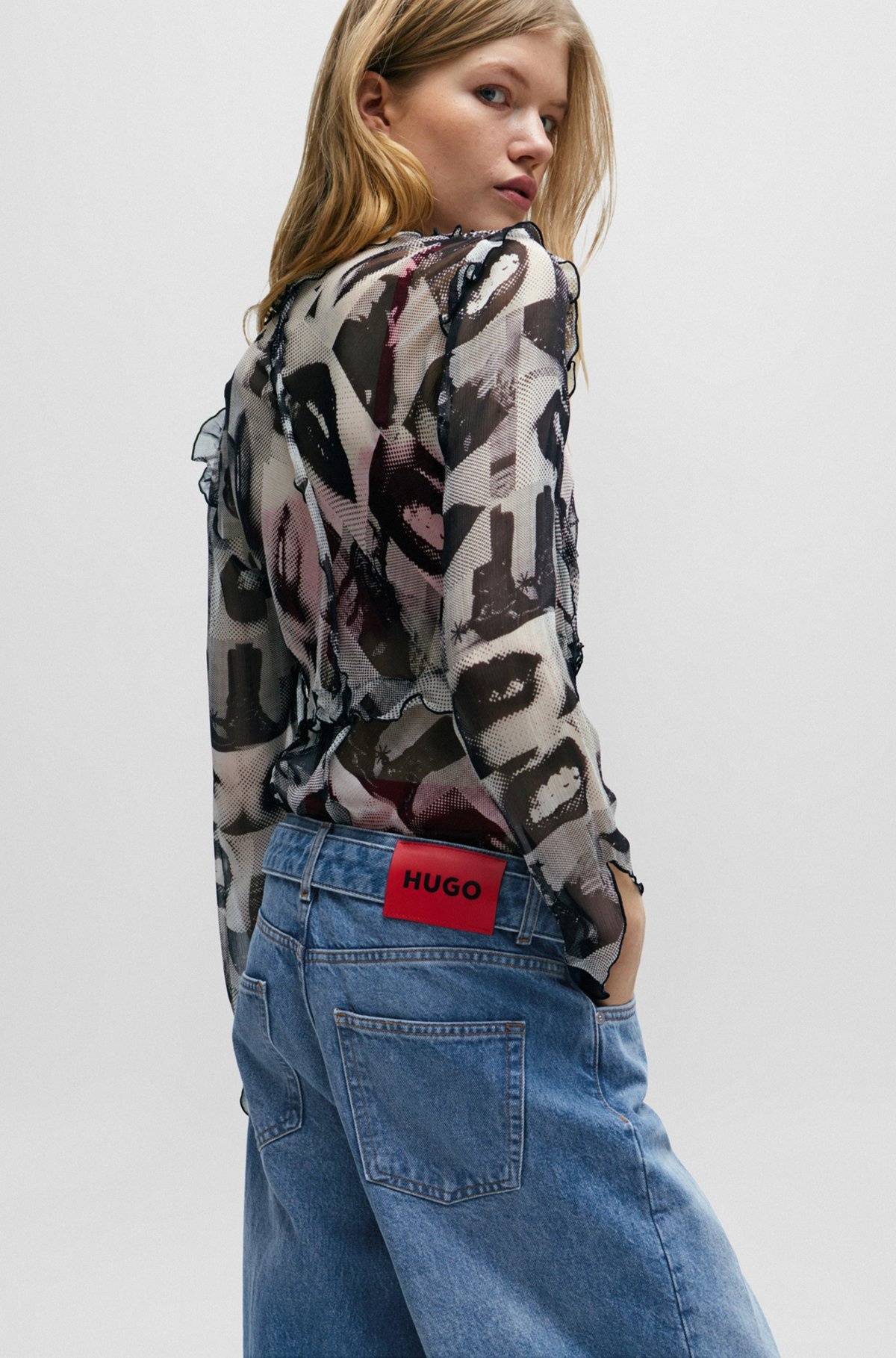 OVERSIZE-FIT WIDE-LEG JEANS IN MID-BLUE DENIM - 5