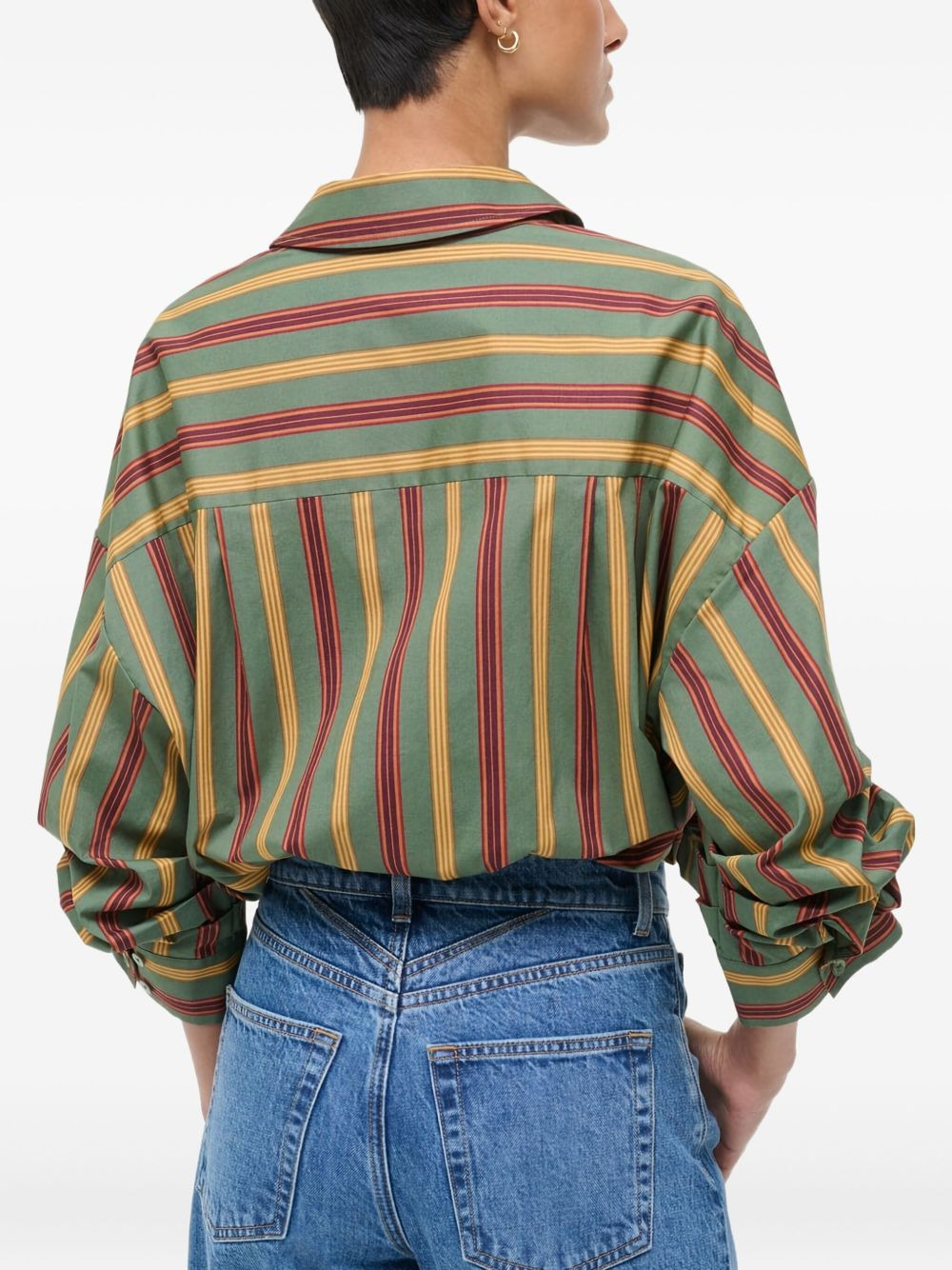 Traverses stripe-pattern body - 4