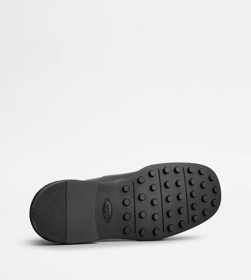 TOD'S LACE-UPS IN LEATHER - BLACK 5