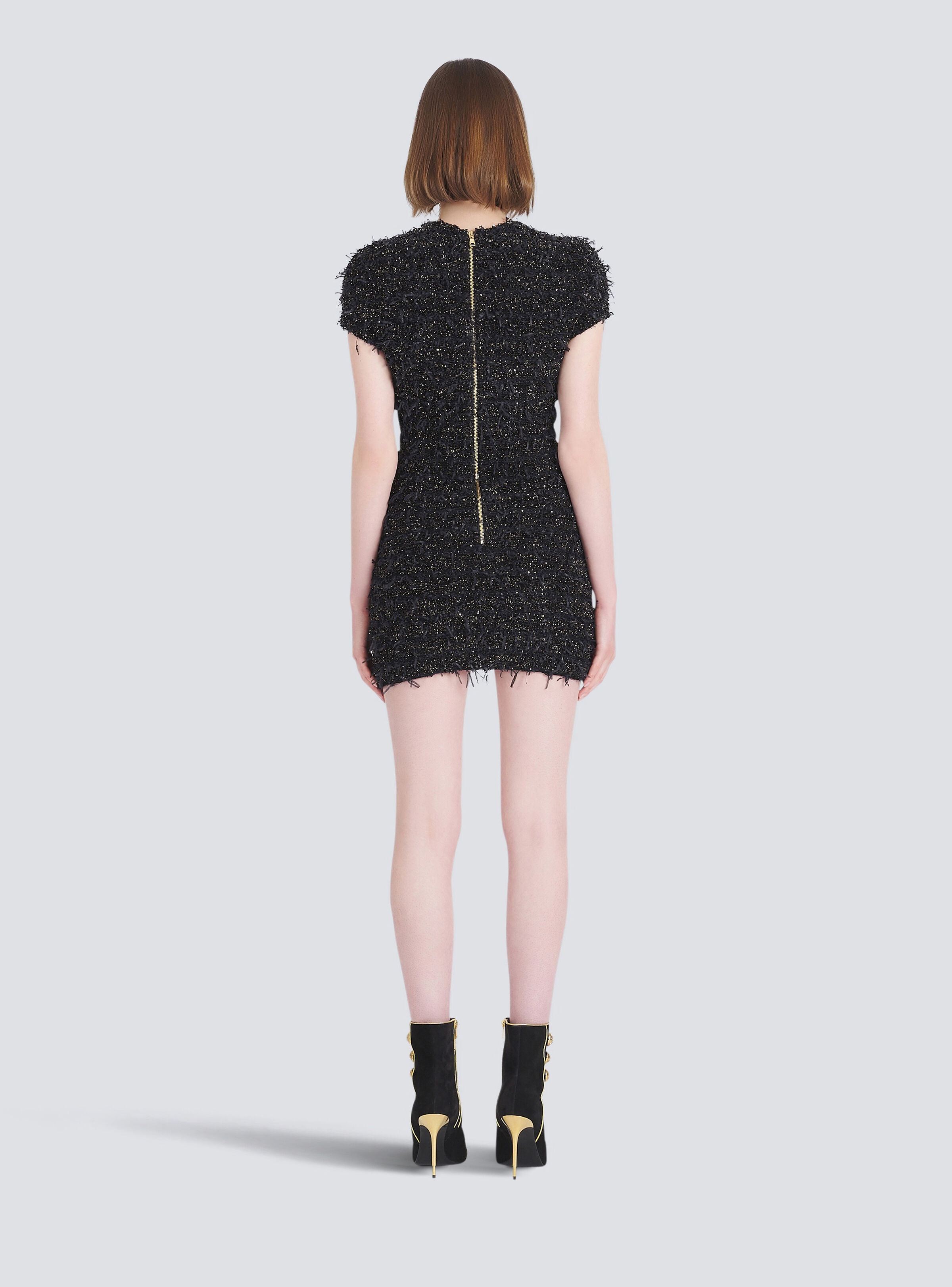 Short tweed dress with gold-tone buttons - 4