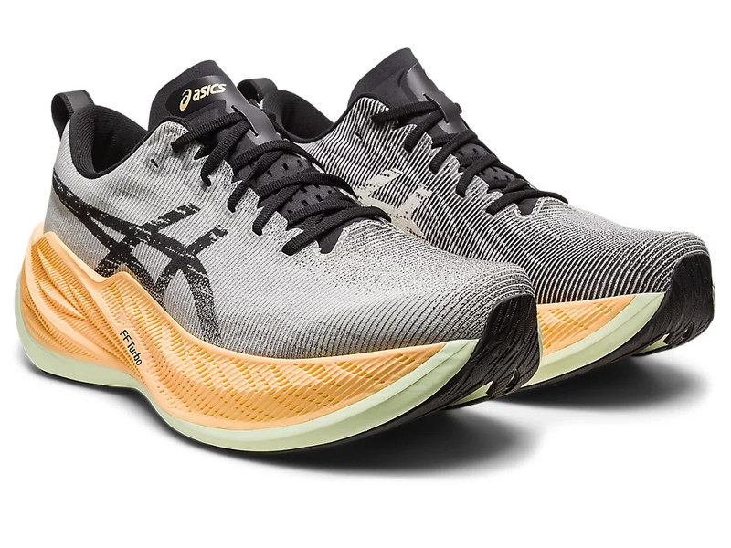 Asics SUPERBLAST outlook