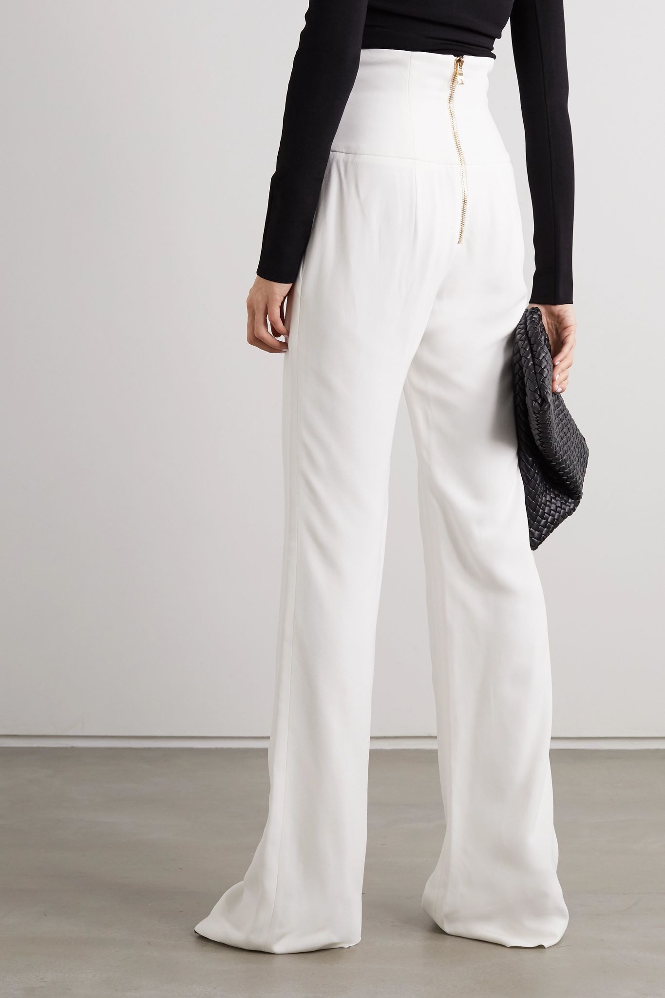 Button-embellished crepe wide-leg pants - 3