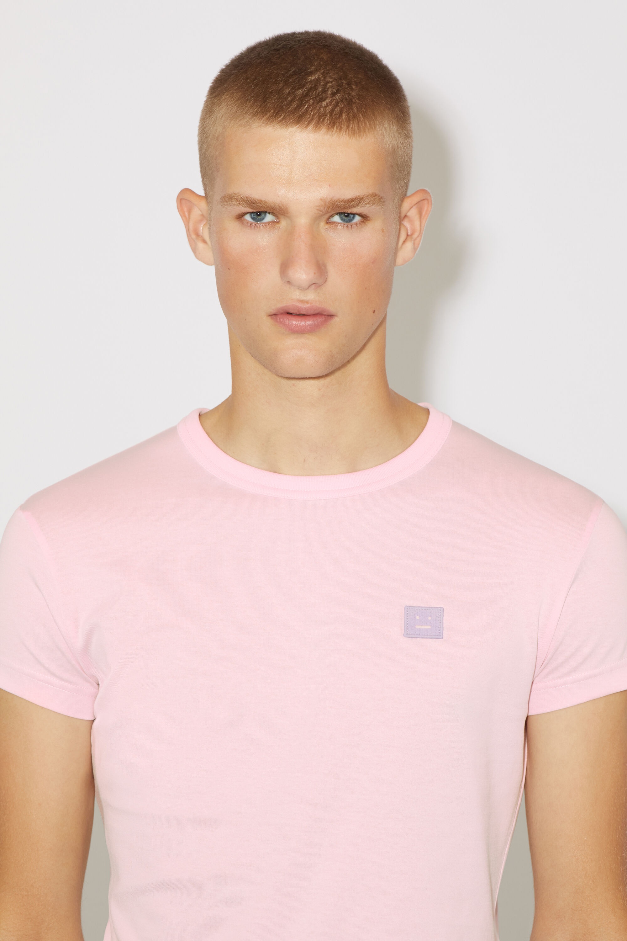 Crew neck t-shirt - Fitted fit - Light pink - 4