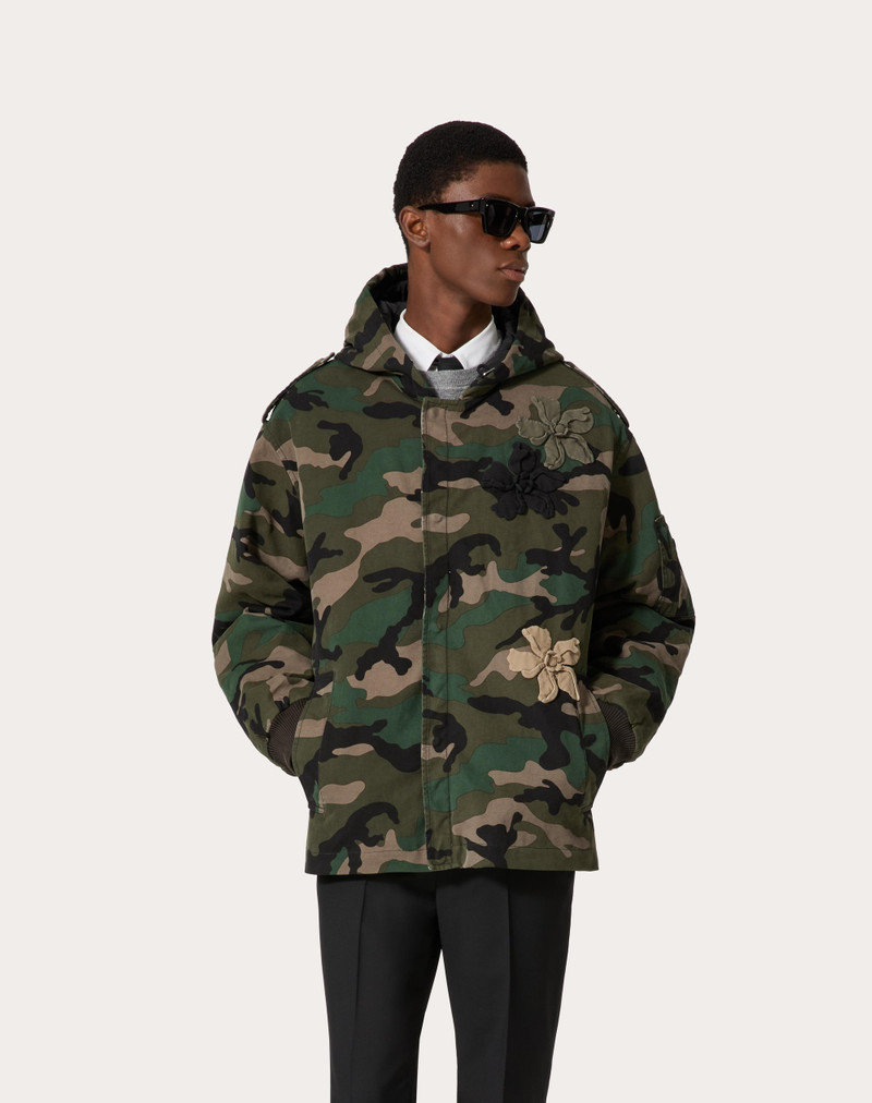 COTTON CABAN WITH HOOD AND EMBROIDERED CAMOUFLOWER PATCH 3