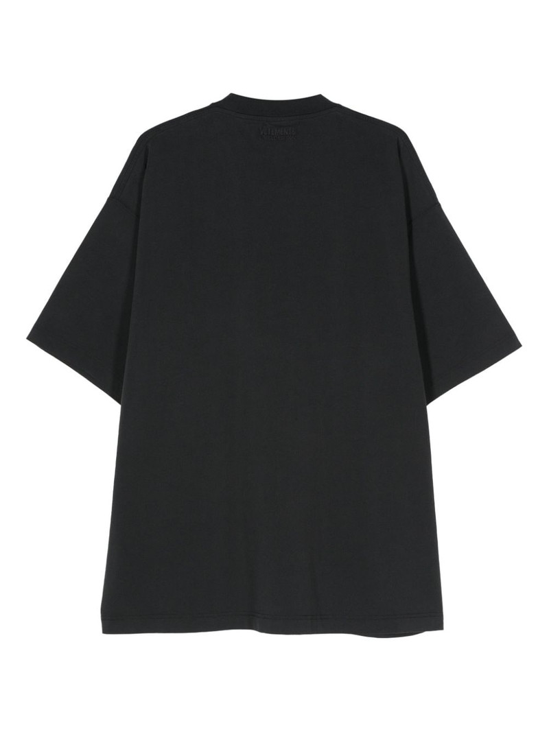 VETEMENTS rubberised-logo T-shirt outlook
