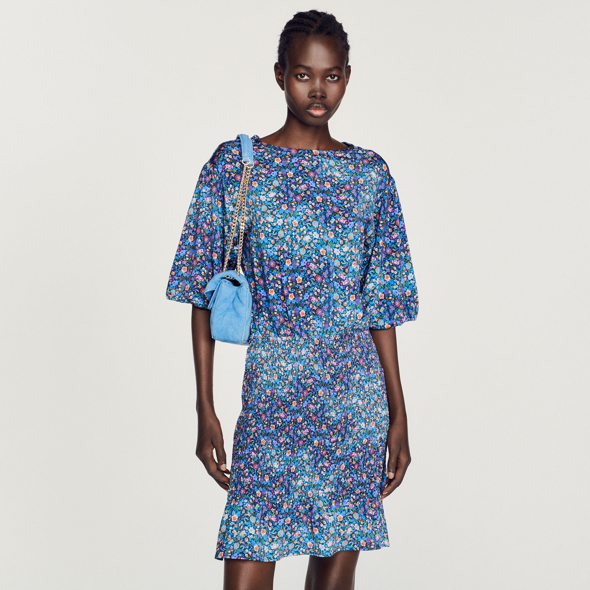 Short dress with floral print - 5