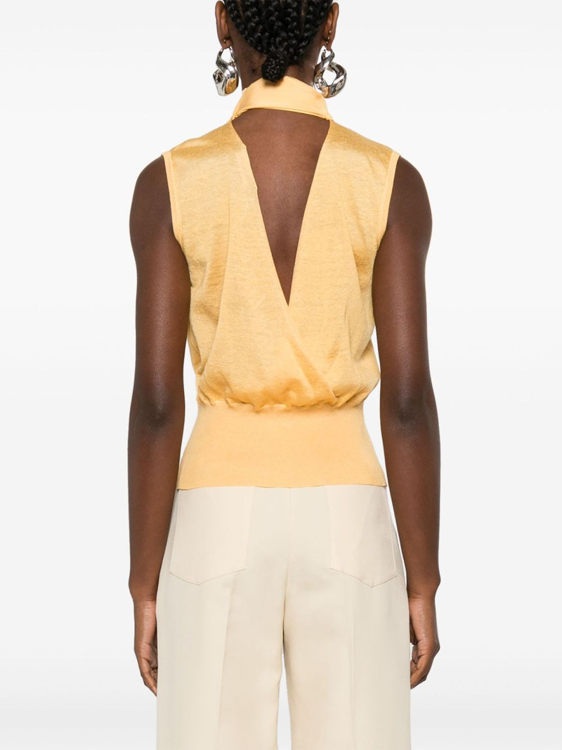 sleeveless V-back top 4