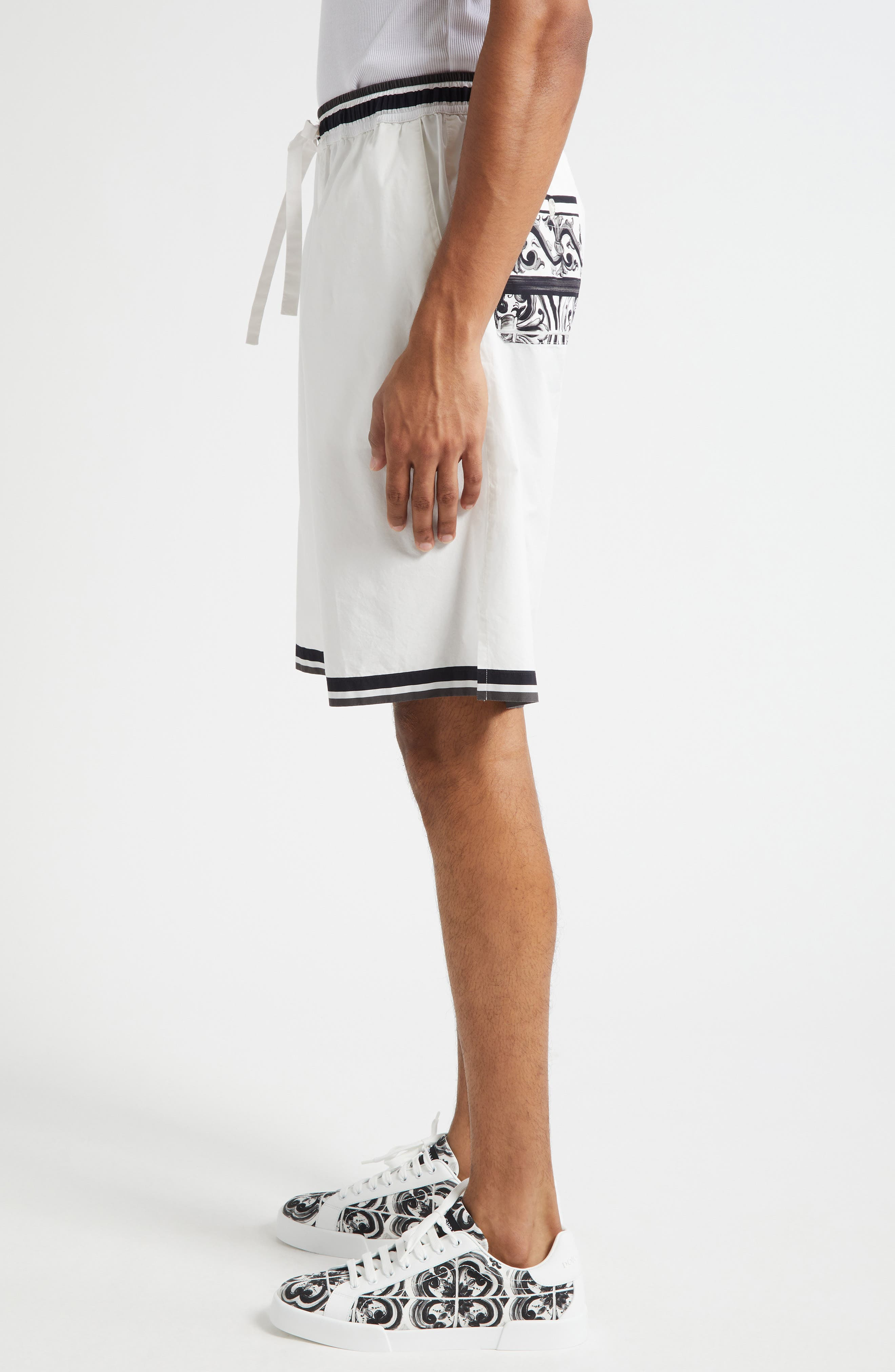 Dolce&Gabbana Majolica Print Cotton Poplin Drawstring Shorts in Hx5Dq Maiolica 3L Nero at Nordstrom - 4