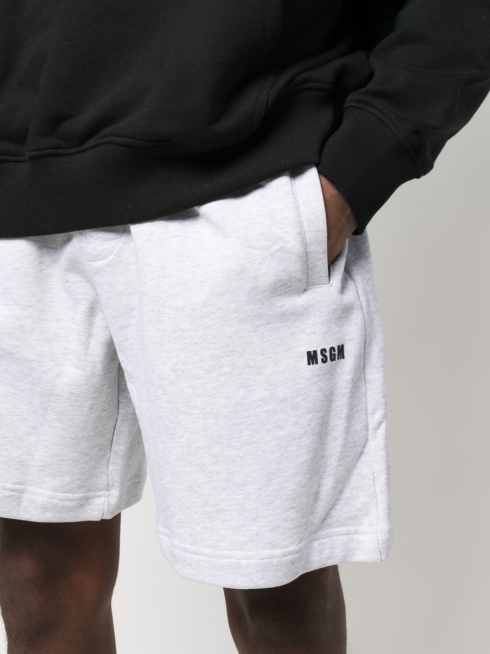 logo-print jogger shorts - 5