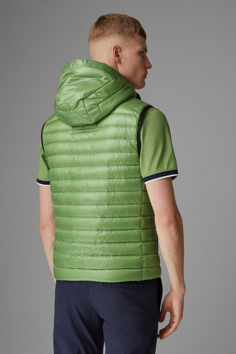 Lonne lightweight down vest in Apple/Green 3