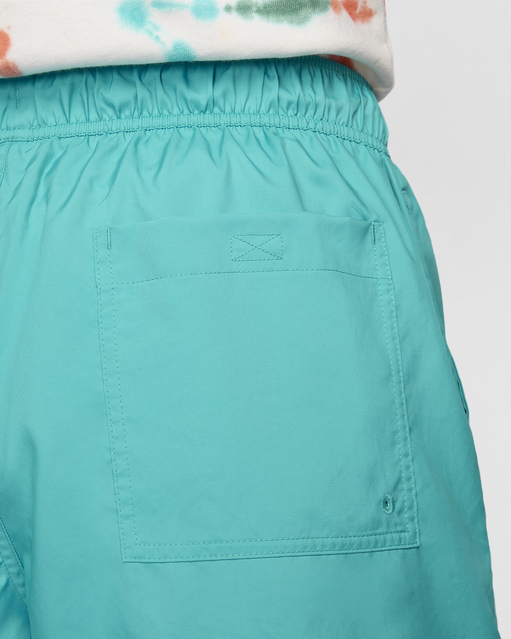 Nike Club Men's Woven Flow Shorts - 6