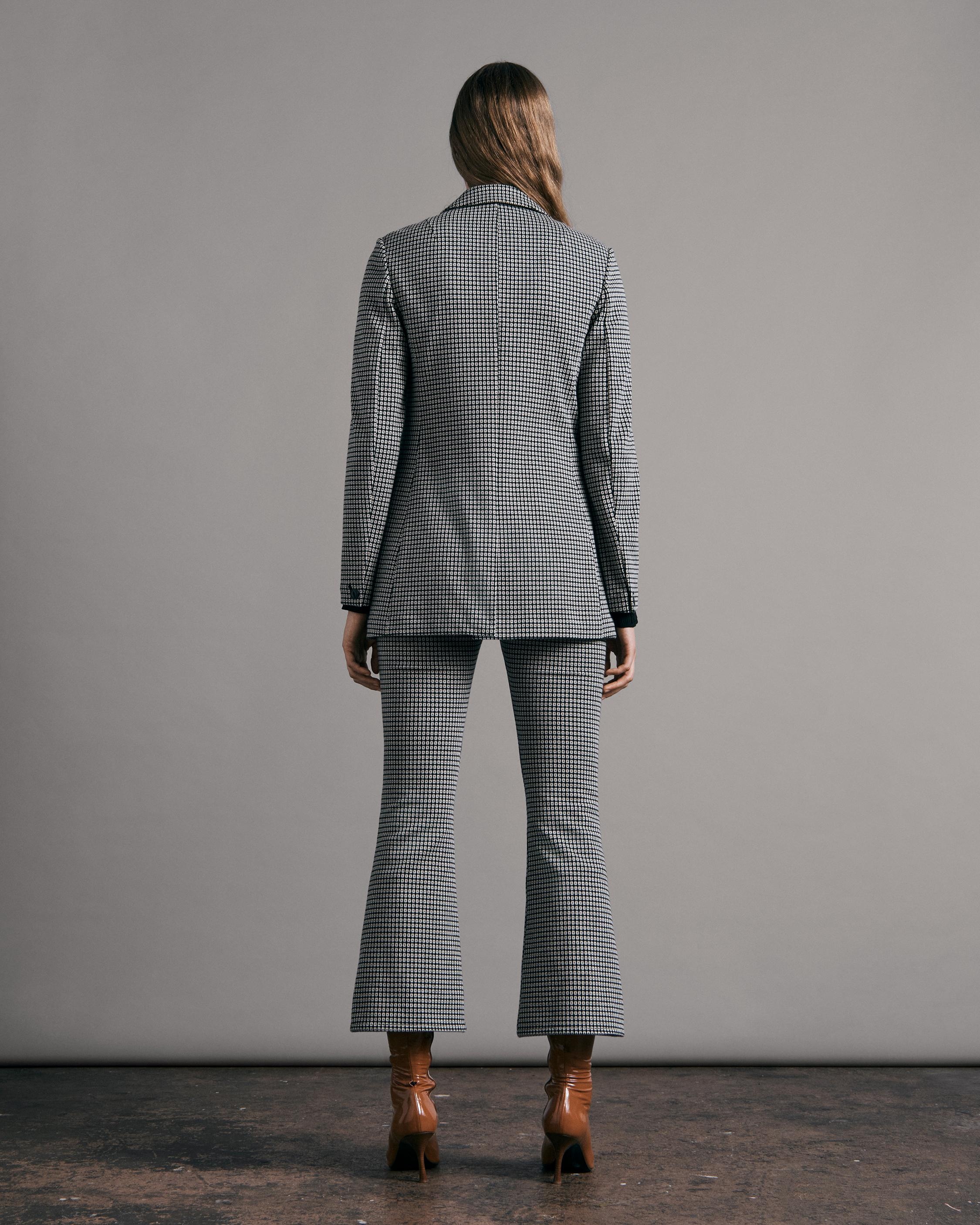 Andie Geo Cotton Blazer
Classic Fit Blazer - 5