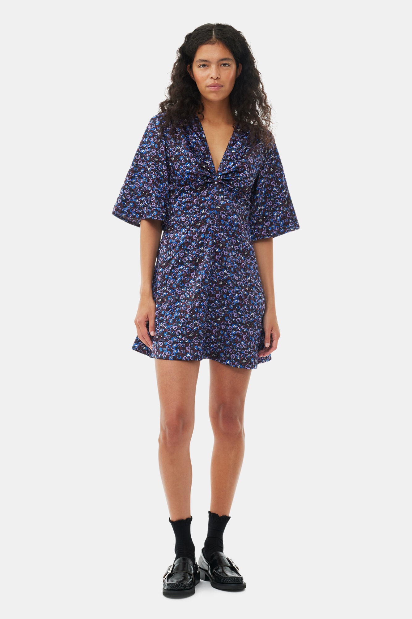 FLORAL CRINKLED SATIN V-NECK MINI DRESS - 2