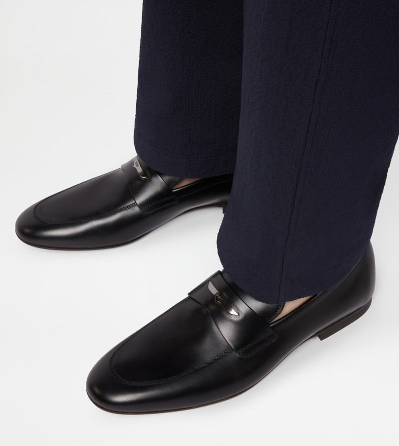 Tod's LOAFERS IN LEATHER - BLACK outlook