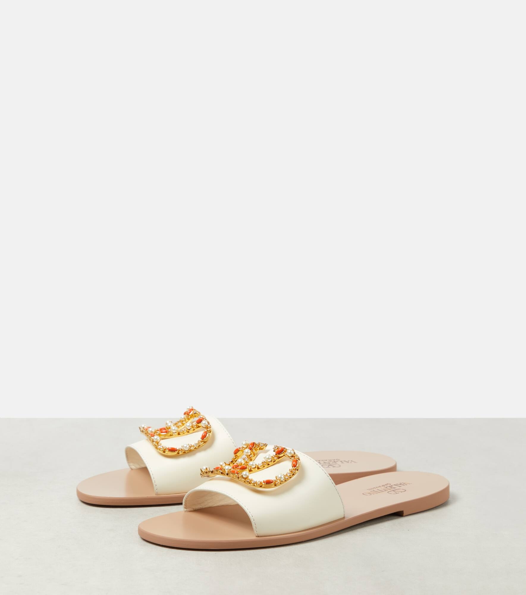 VLogo Signature embellished leather slides - 5