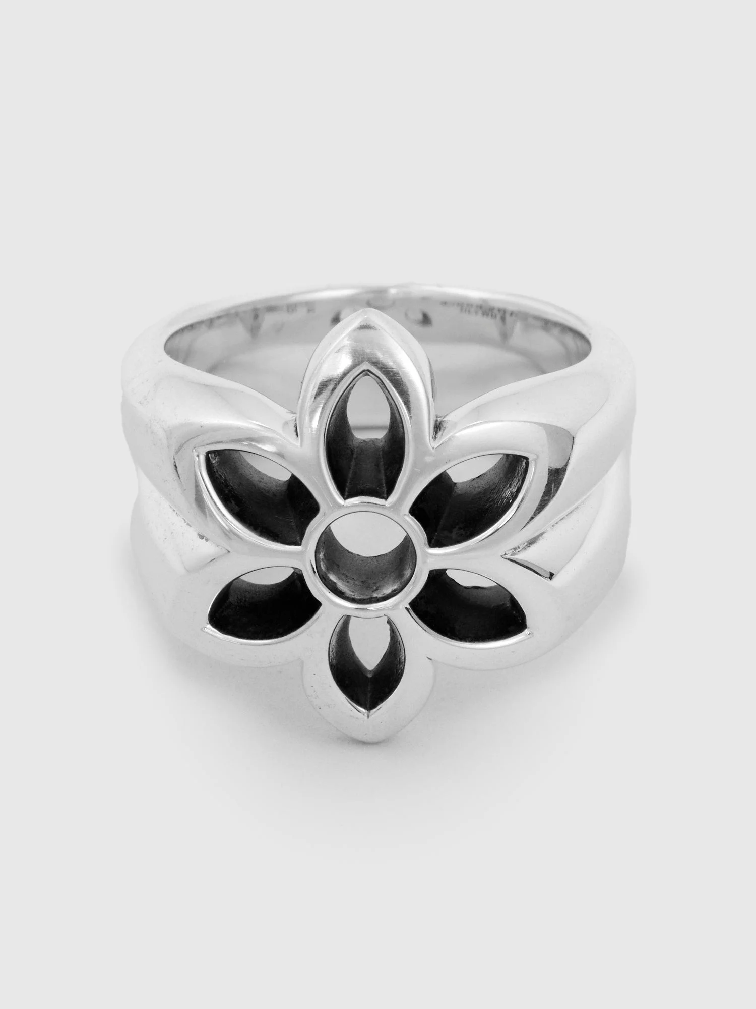 Model 28 Ring Medium in Sterling Silver - 1