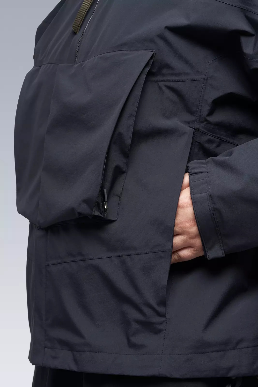 J96-GT 3L Gore-Tex Pro Jacket Black - 35