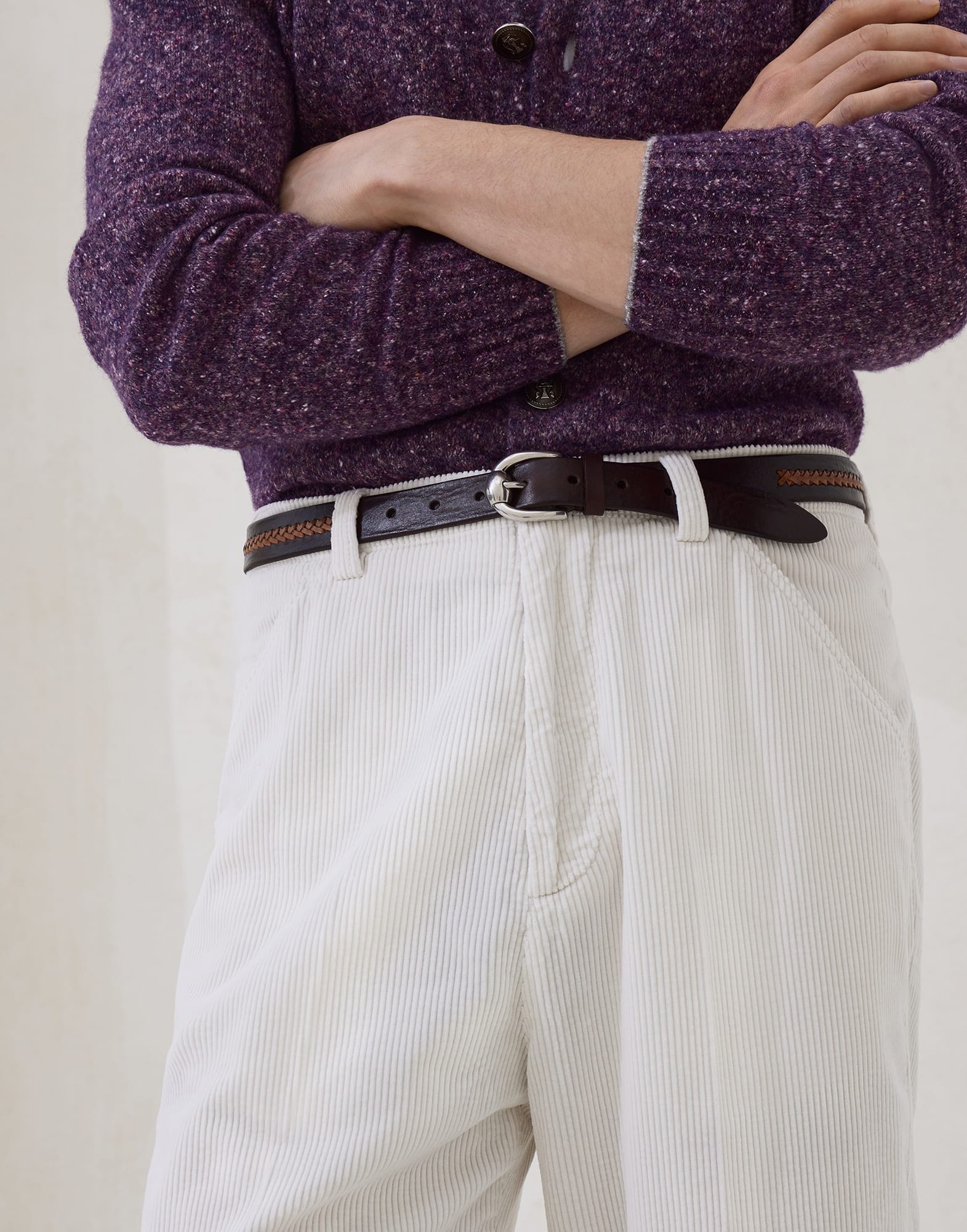 Garment-dyed leisure fit trousers in cotton corduroy - 3