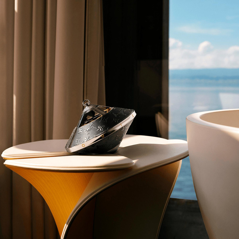 Louis Vuitton Horizon Light Up Speaker 6