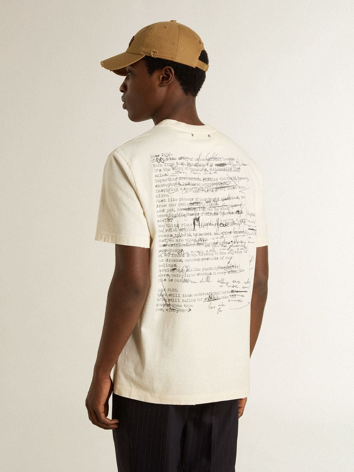 Men's T-shirt with print on the chest and on the back with a lived-in effect - 4