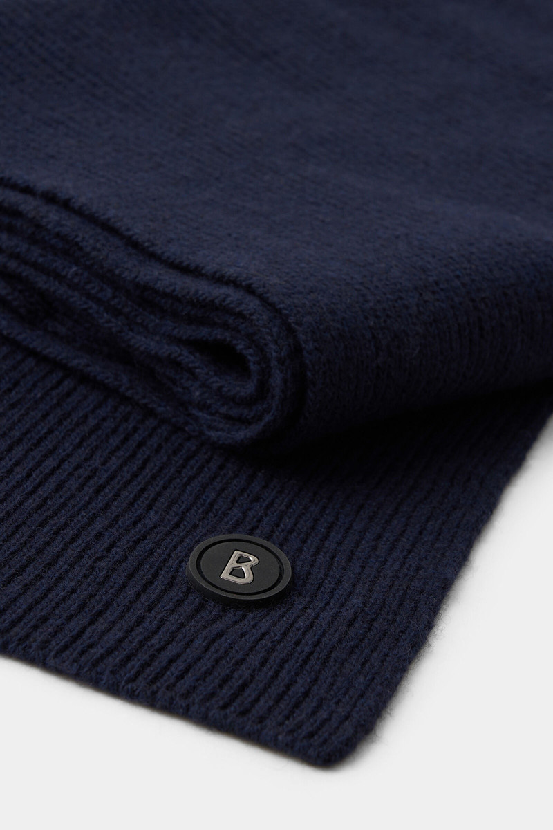 Gabe Scarf in Navy blue 3