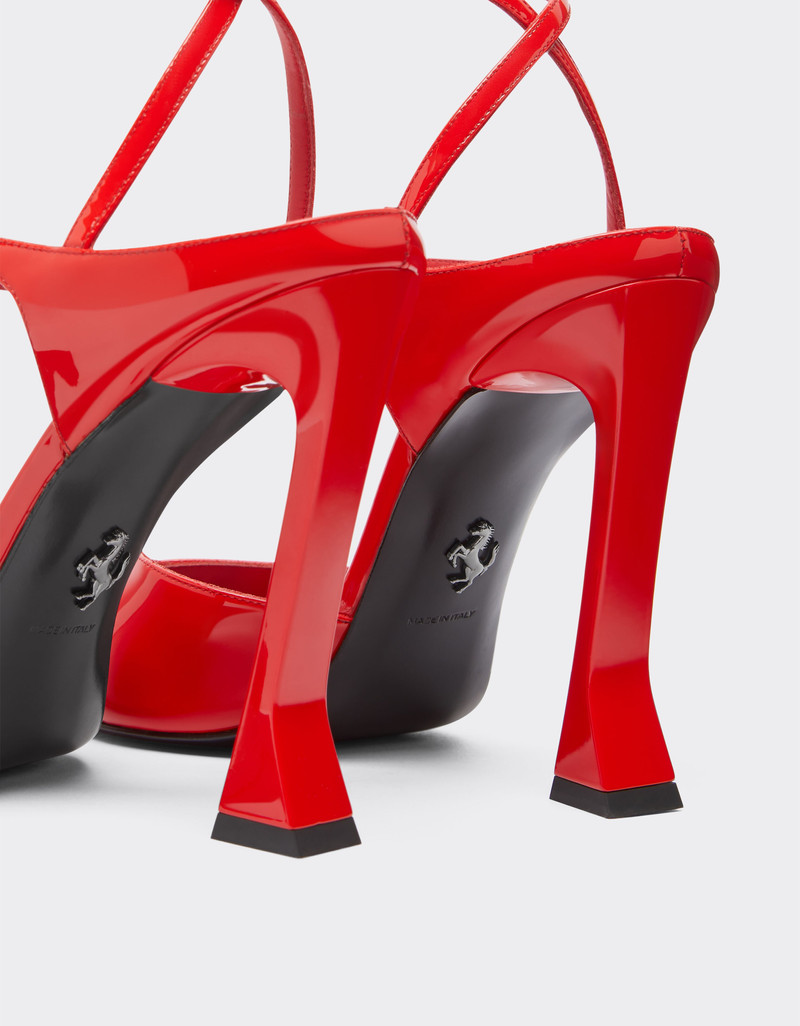 Pump shoe in coated leather 5