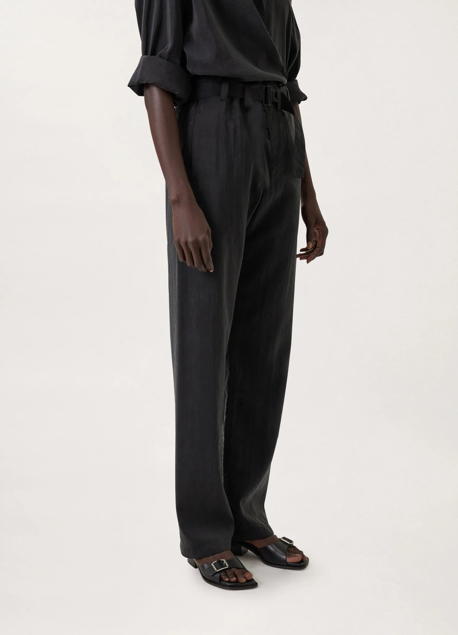 SOFT BELTED PANTS
DRY SILK - 4