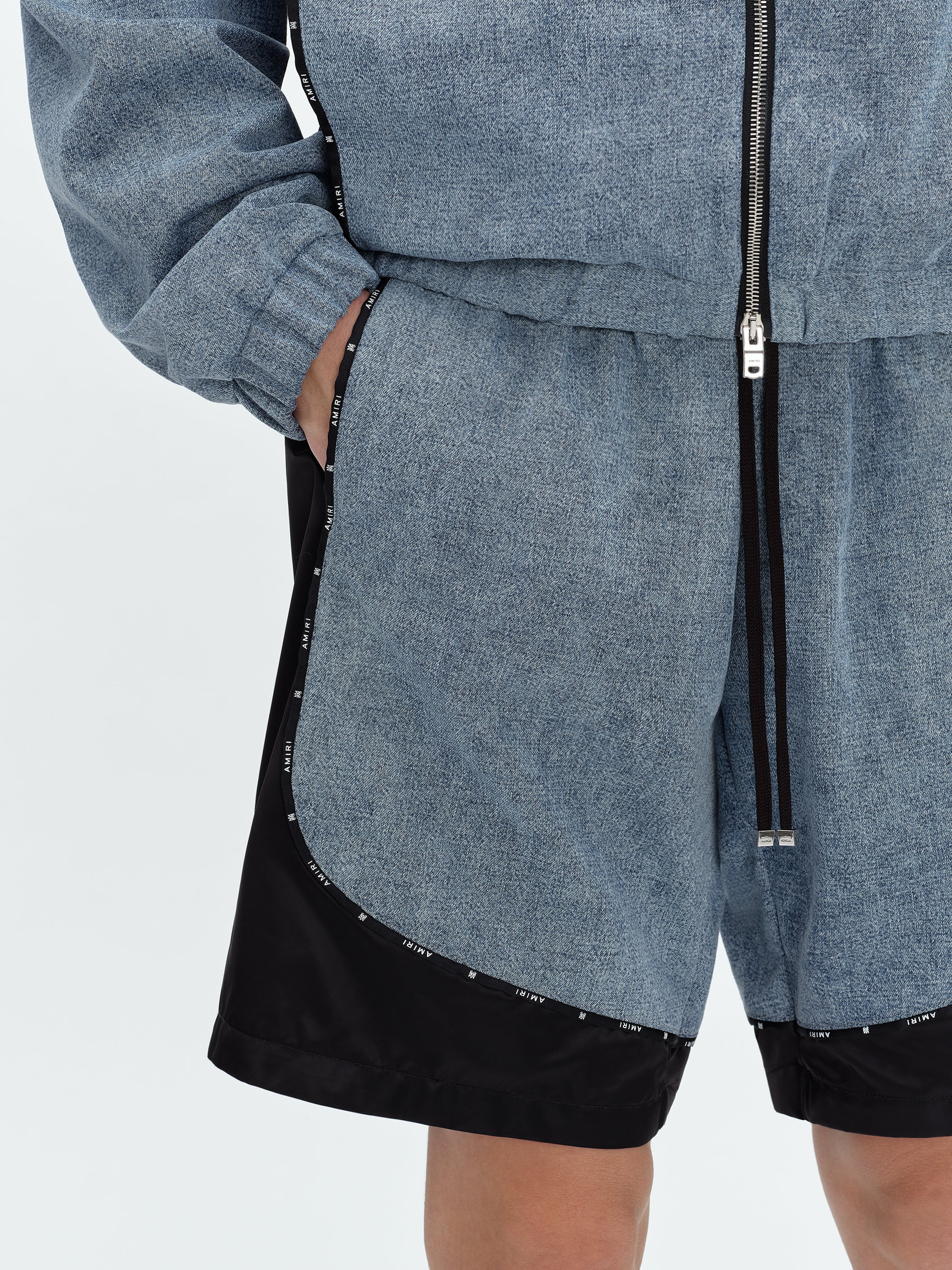 SATIN/DENIM BLOCK SHORT - 6
