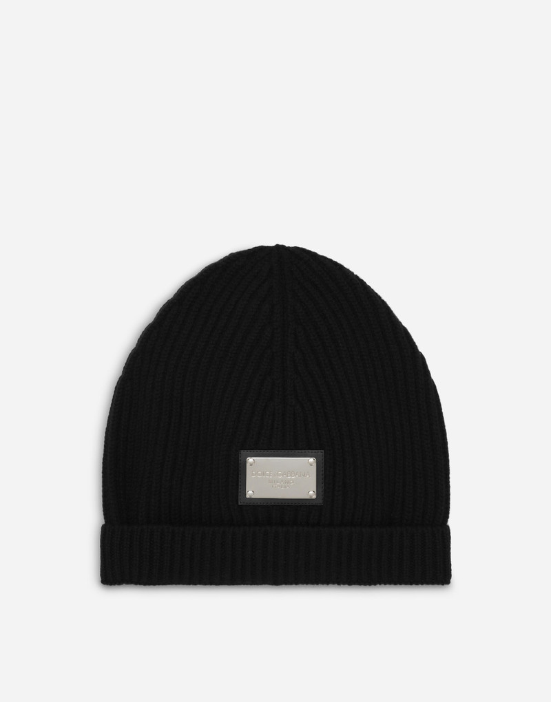 Knit hat with Dolce&Gabbana tag 1