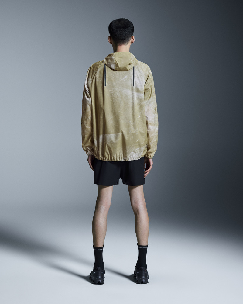 On Ultra Jacket outlook