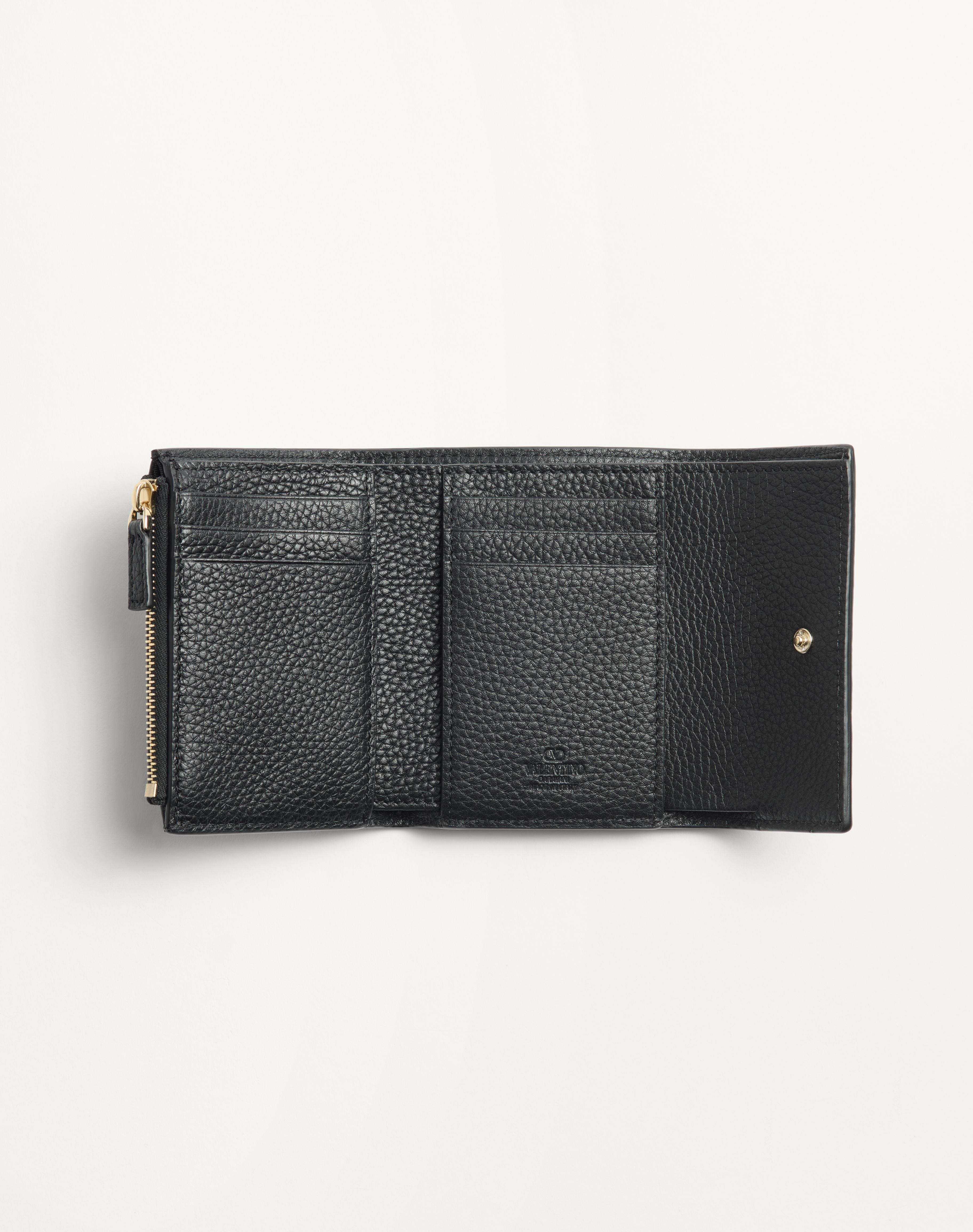 ROCKSTUD TRIFOLD WALLET IN GRAINY CALFSKIN - 5