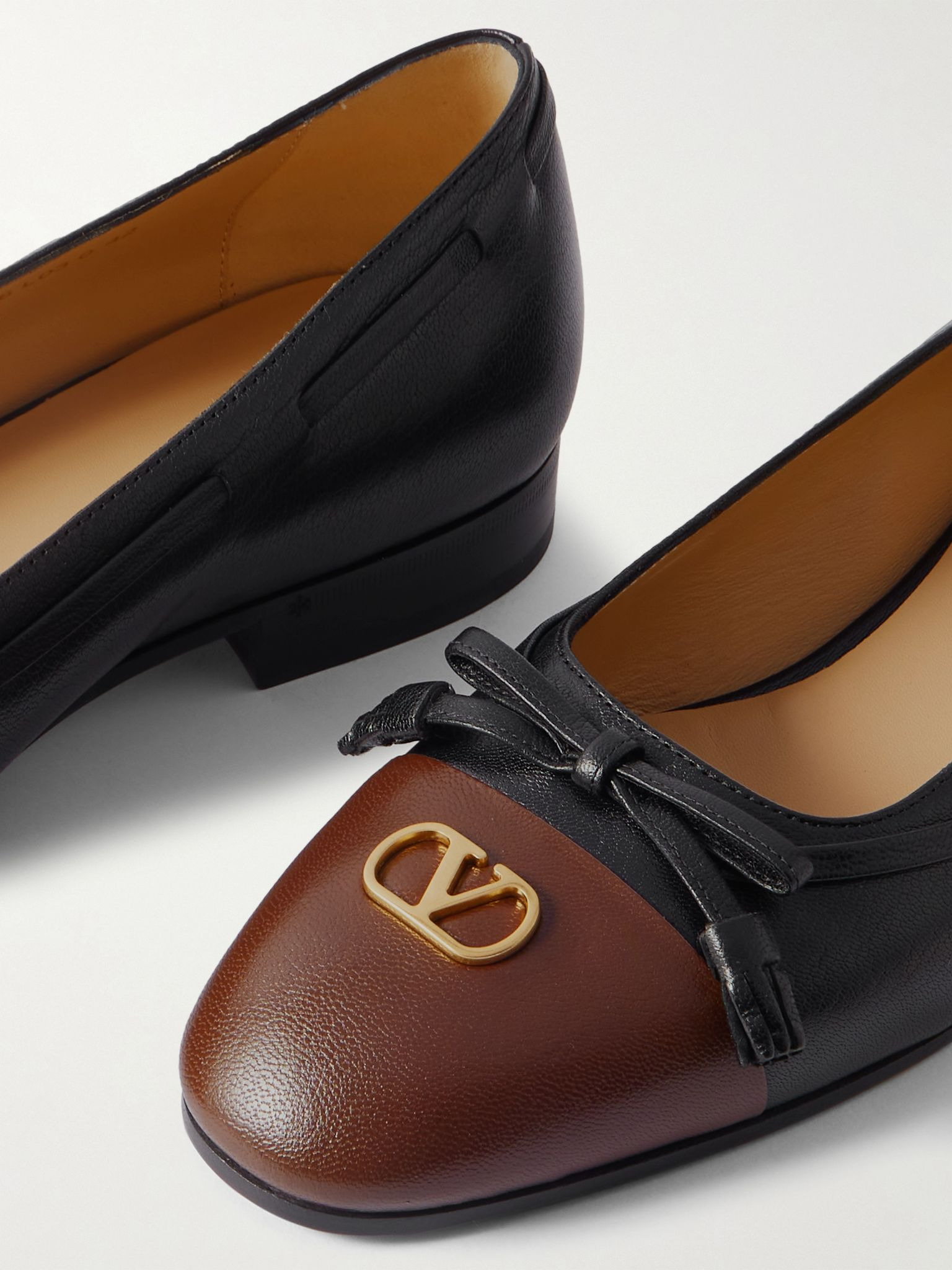Valet Du Roi Logo-Embellished Bow-Detailed Two-Tone Leather Loafers Black - 5