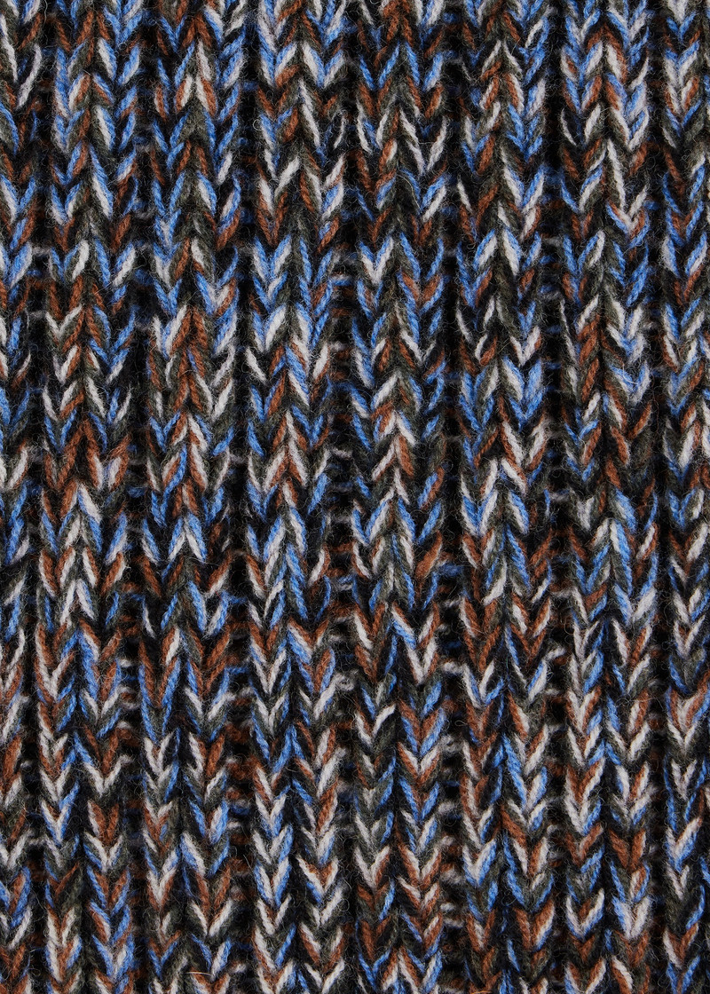 Grey Chunky Knitted Twist Scarf 3