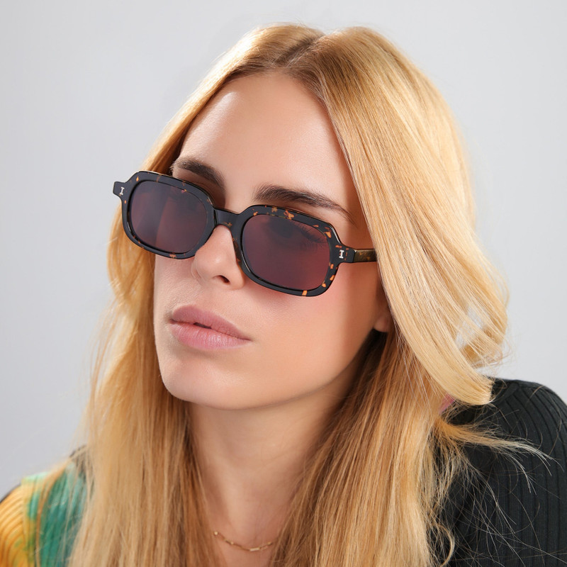 illesteva Berlin Sunglasses outlook