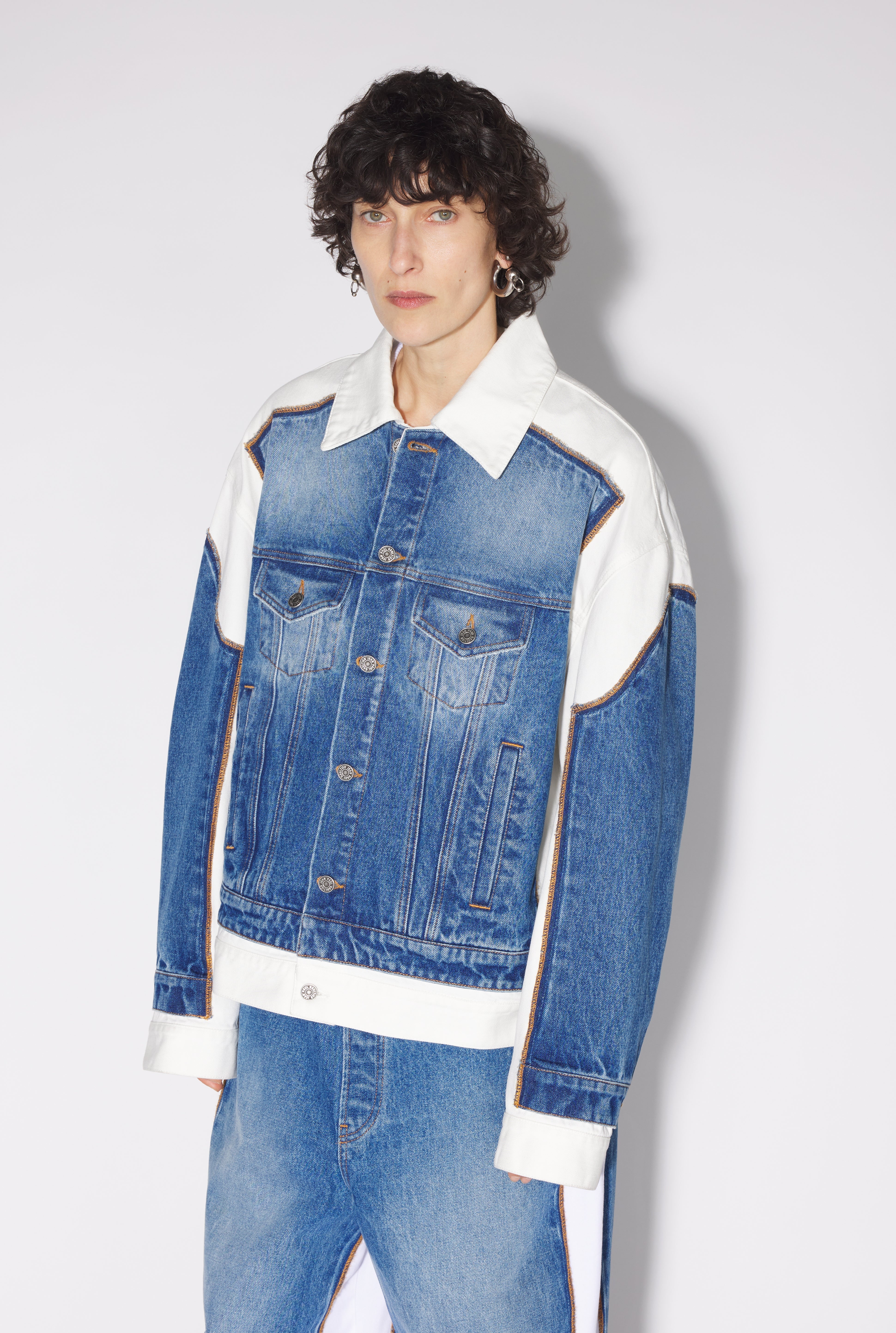 THE TROMPE-L'ŒIL DENIM JACKET - 4