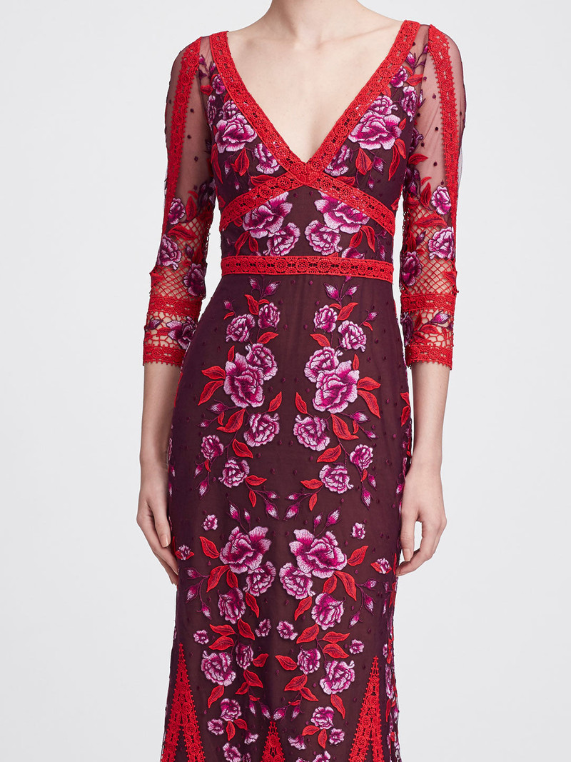 V-NECK LACE GOWN 3