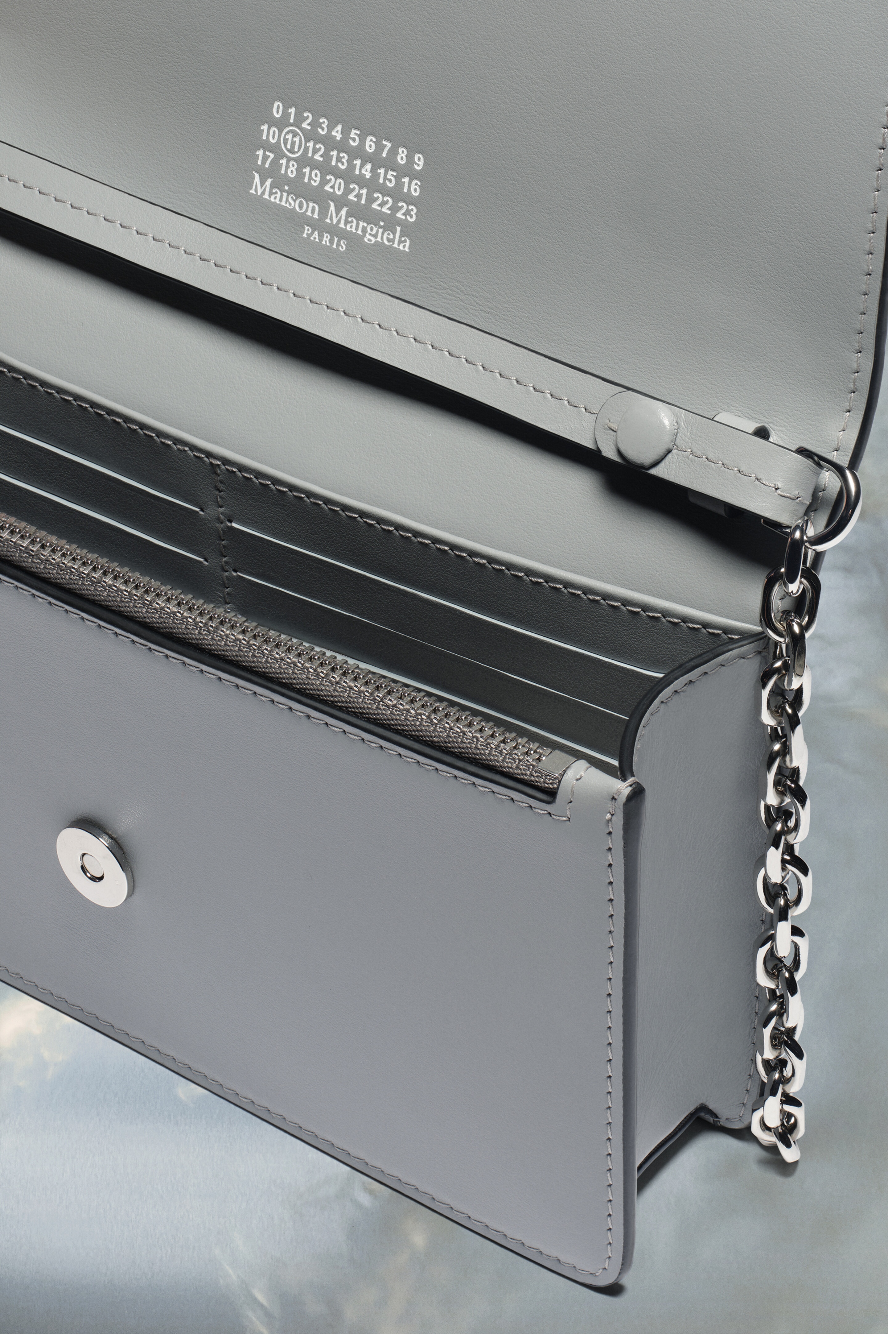 ★Maison Margiela★ Glitter Chain Wallet Silver SA3UI0008P62 Maison Margiela Glitter Chain Wallet Silver Color | eBay