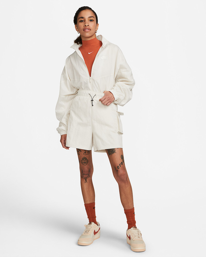Nike Sportswear Essential Women's Woven High-Rise Shorts 6