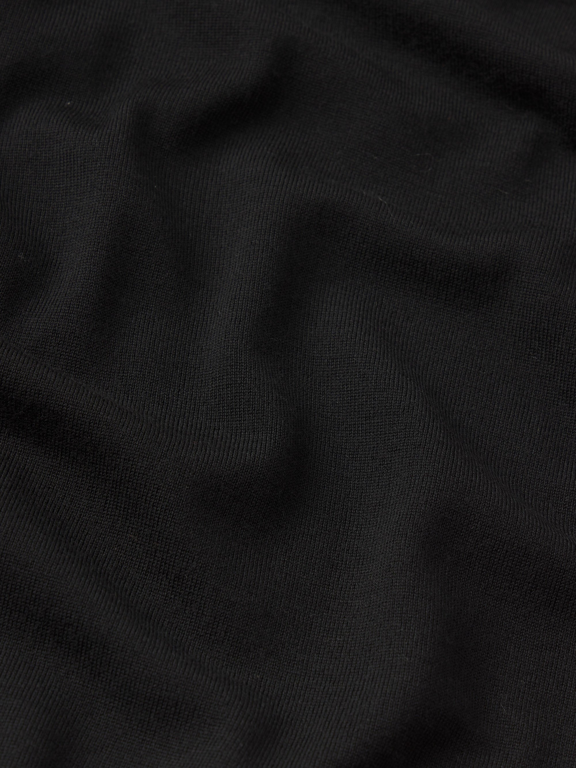 Slim Turtleneck in Black - 7