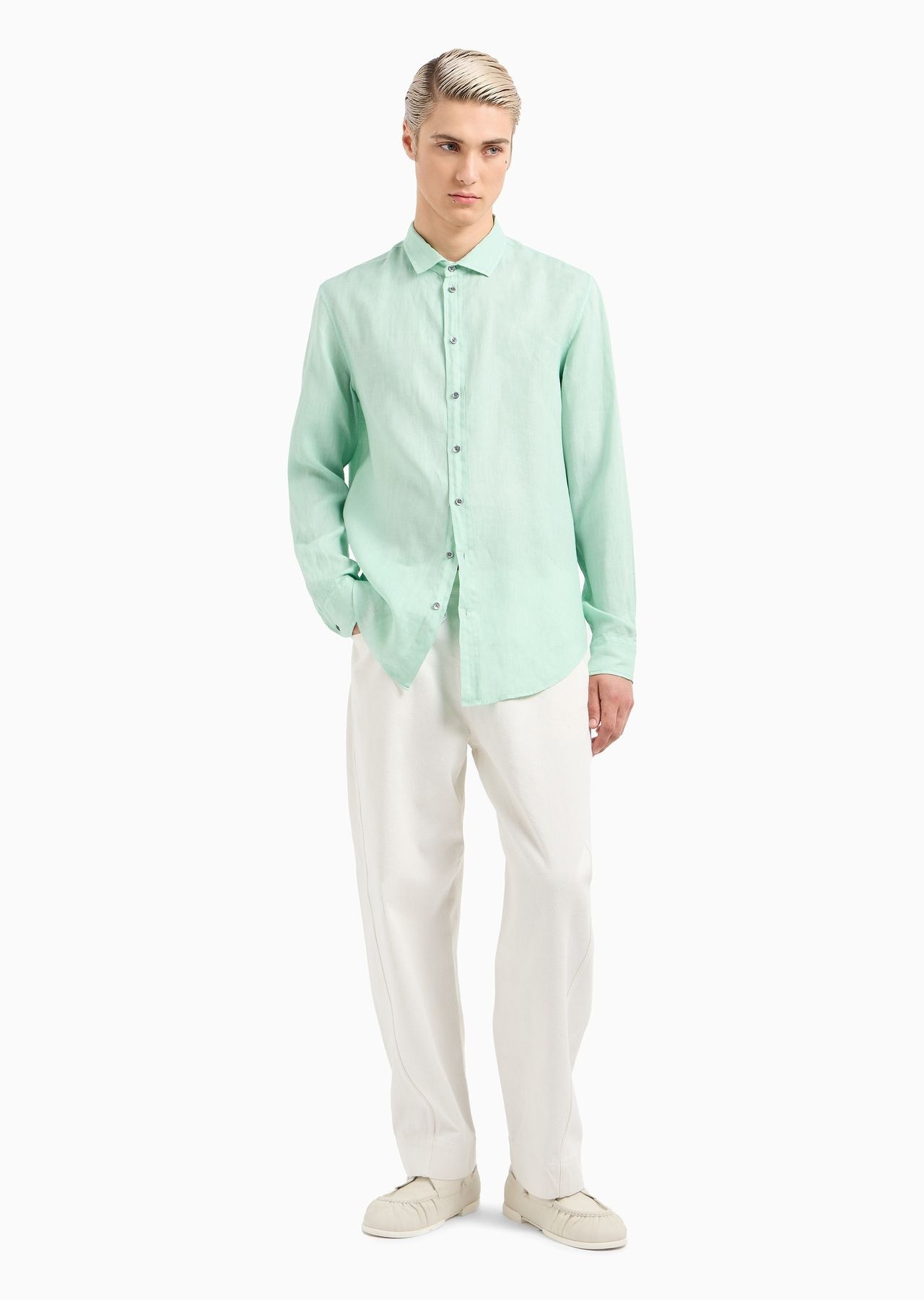 Garment-dyed linen shirt with French collar - 7